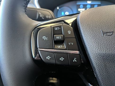 Used 2025 Ford Escape Platinum image 16