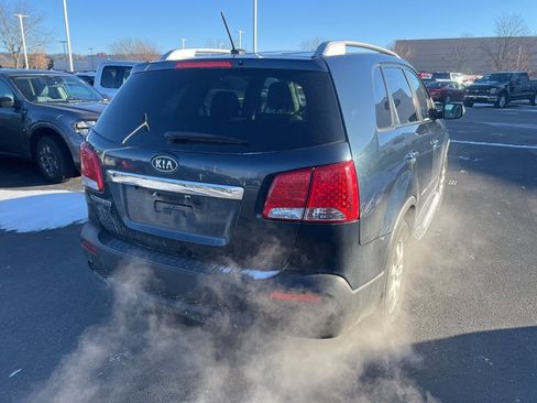 Used 2013 Kia Sorento LX w/ Convenience Pkg image 6
