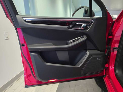 New 2026 Porsche Macan Turbo image 25