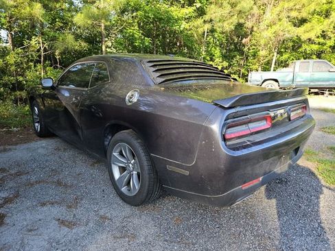 Used 2019 Dodge Challenger SXT RWD image 10