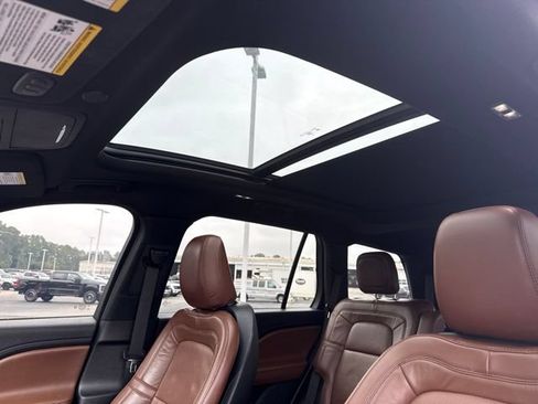 Used 2021 Lincoln Aviator Reserve w/ Equipment Group 201A RWD image 15