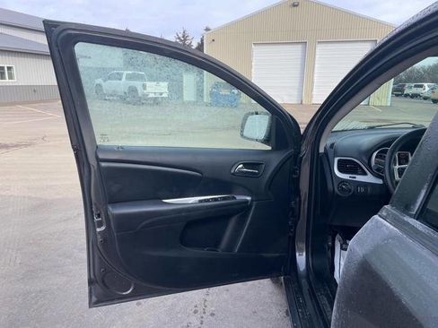 Used 2020 Dodge Journey SE w/ SE Popular Equipment Group image 22