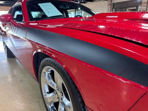 Used 2014 Dodge Challenger R/T RWD image 30