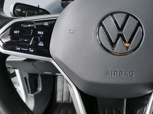 Certified 2025 Volkswagen ID.4 Pro RWD image 12