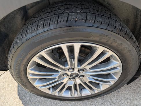 Used 2018 Lincoln MKX Reserve w/ Lincoln MKX Climate Package AWD/4WD image 19