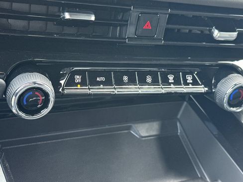 New 2026 Chevrolet Suburban LS w/ LS Custom Edition AWD/4WD image 24