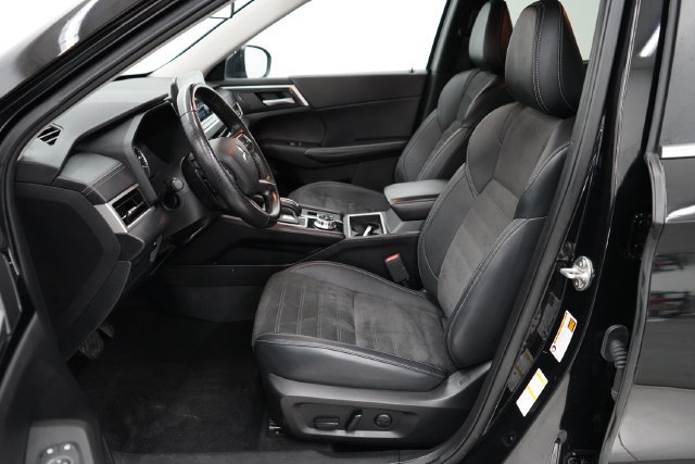 Used 2023 Mitsubishi Outlander SE AWD/4WD image 11