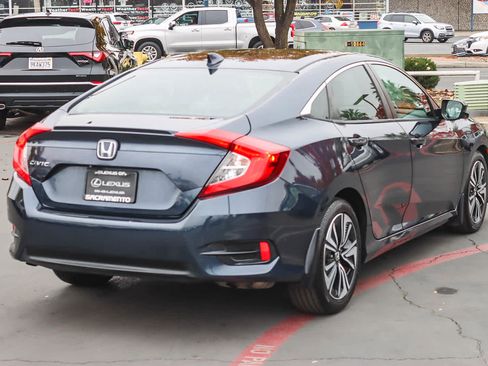 Used 2017 Honda Civic EX-T image 4