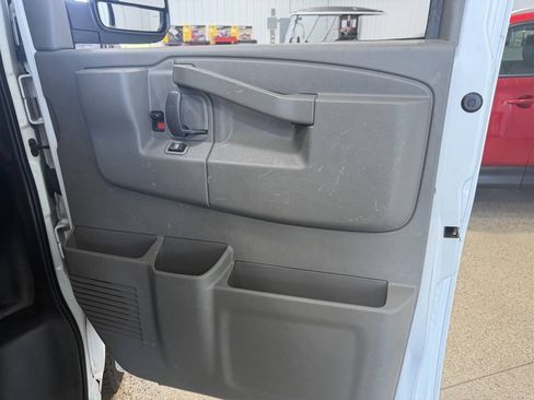 Used 2021 Chevrolet Express 2500 w/ Driver Convenience Package RWD image 27