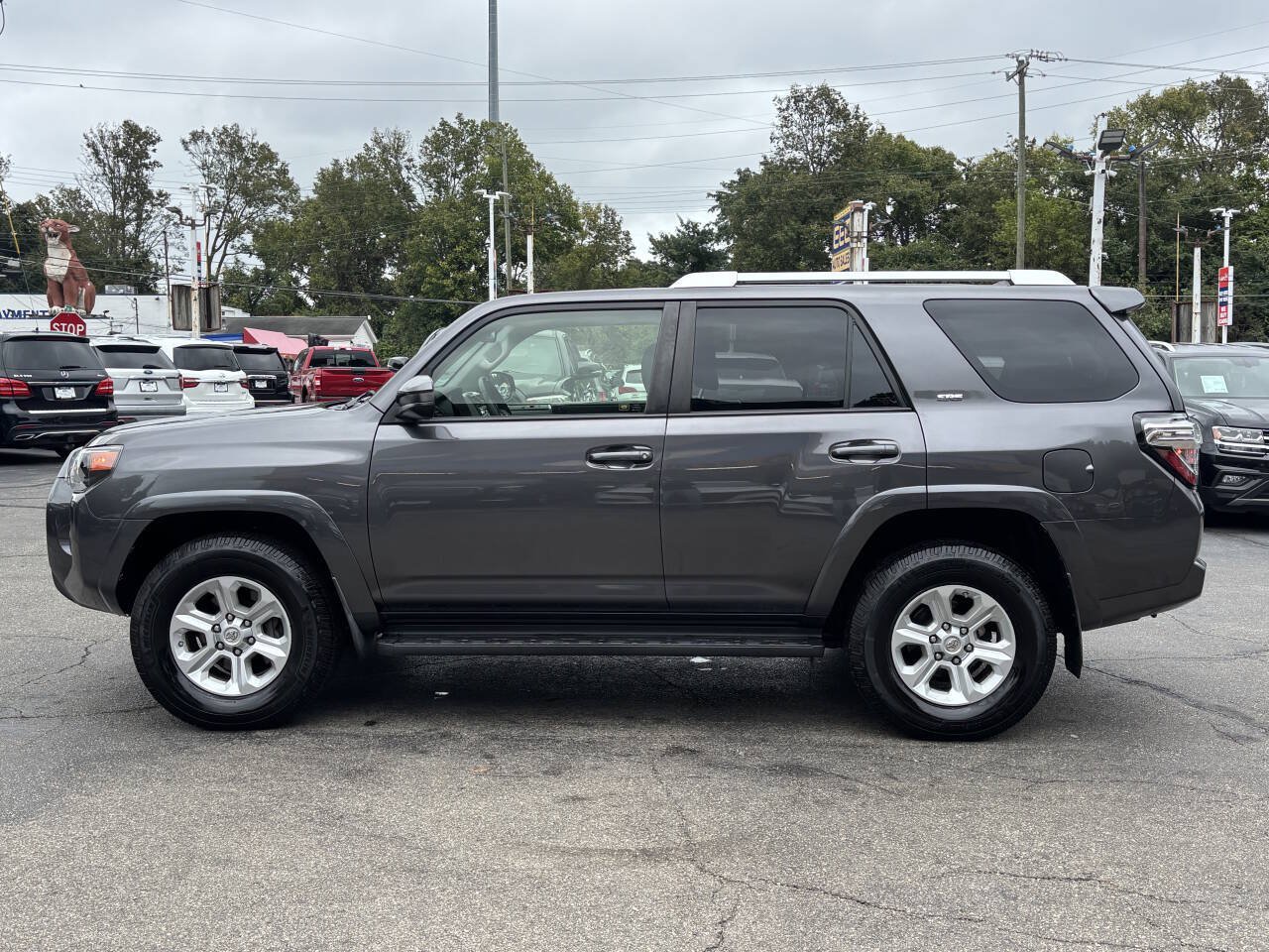 Used 2016 Toyota 4Runner SR5 AWD/4WD image 5