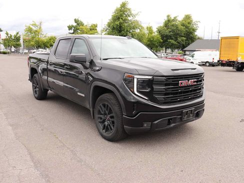 Used 2024 GMC Sierra 1500 Elevation AWD/4WD image 3
