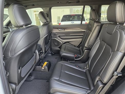 New 2026 Jeep Grand Cherokee L Limited image 10