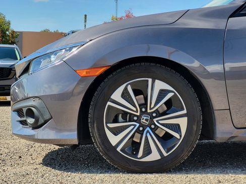Used 2017 Honda Civic EX-T image 9