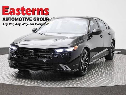 Used 2023 Honda Accord Touring image 1