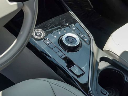 Certified 2023 Kia Niro Wind FWD image 17