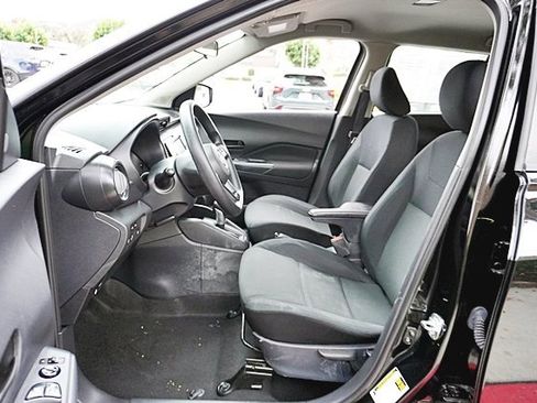 Used 2024 Nissan Kicks S image 14