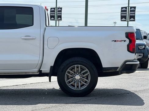 Used 2023 Chevrolet Colorado LT w/ LT Convenience Package II AWD/4WD image 5