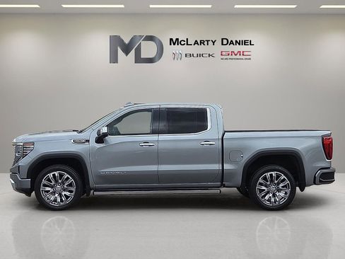 Used 2023 GMC Sierra 1500 Denali w/ Denali Reserve Package image 3