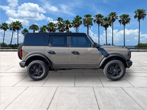 New 2025 Ford Bronco Big Bend w/ Black Appearance Package image 9