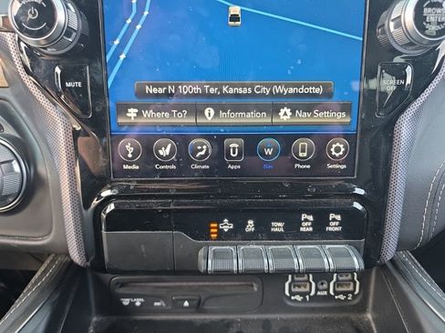 Used 2019 RAM 1500 Limited AWD/4WD image 17