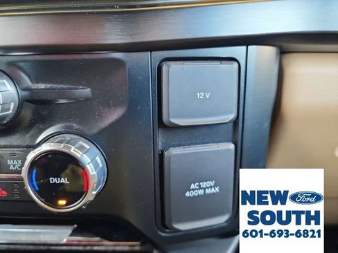 Used 2023 Ford F350 Lariat w/ Chrome Package image 28