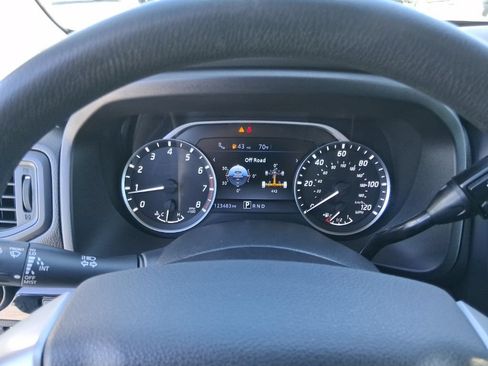 Used 2022 Nissan Titan SV RWD image 16