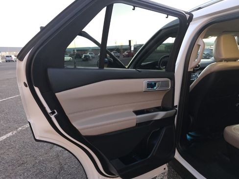 Used 2020 Ford Explorer Limited w/ Class III Trailer Tow Package image 24