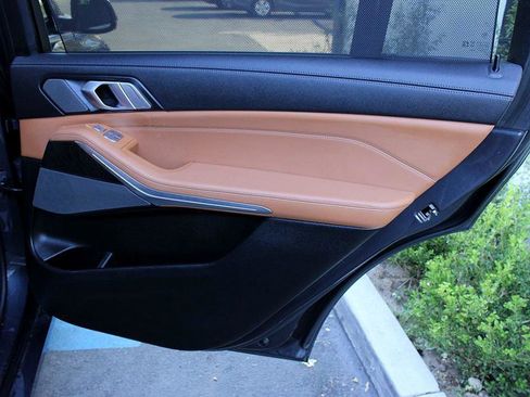 Used 2020 BMW X7 xDrive40i w/ Premium Package image 17