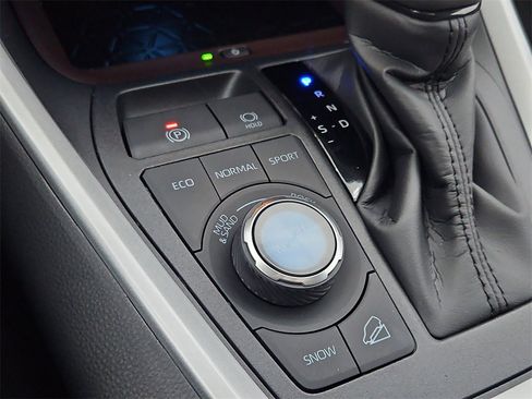 New 2025 Toyota RAV4 Limited image 11