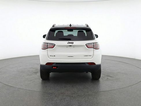 Used 2025 Jeep Compass Trailhawk AWD/4WD image 7