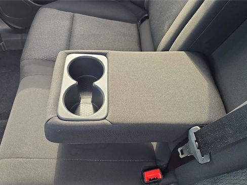 Used 2025 Nissan Rogue SV FWD image 19
