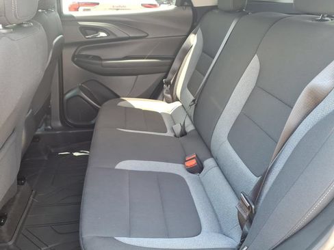 Used 2025 Chevrolet TrailBlazer LS w/ LS Convenience Package FWD image 13