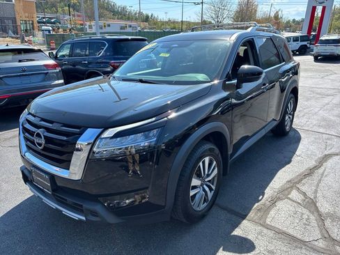 Certified 2023 Nissan Pathfinder SL AWD/4WD image 3