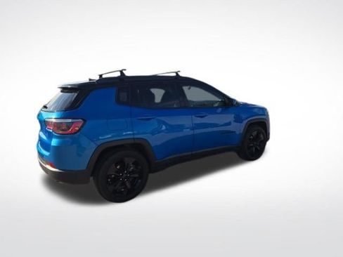 Used 2019 Jeep Compass Latitude FWD image 3