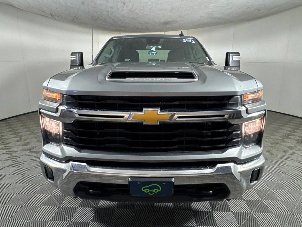 Certified 2024 Chevrolet Silverado 2500 LT AWD/4WD image 3