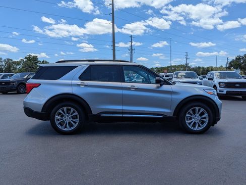 Certified 2023 Ford Explorer XLT w/ Equipment Group 202A RWD image 3