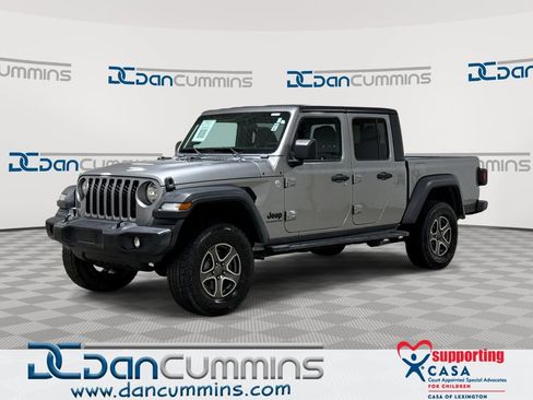 Used 2020 Jeep Gladiator Sport w/ Quick Order Package 24S AWD/4WD image 1