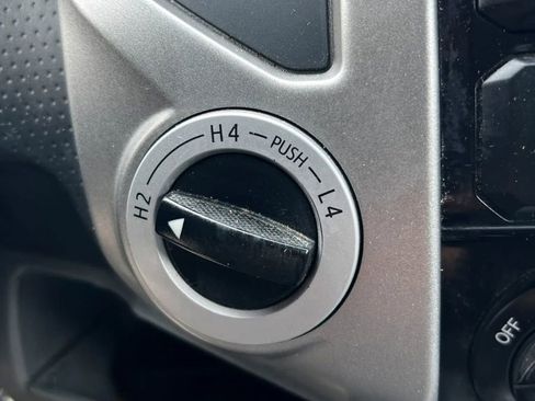 Used 2012 Toyota Tacoma 4x4 Access Cab V6 w/ TRD Off-Road Pkg image 19