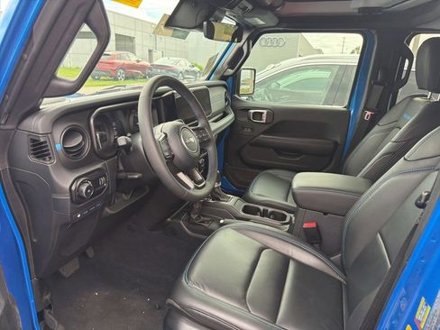 Used 2024 Jeep Wrangler Unlimited Rubicon 4xe AWD/4WD image 7
