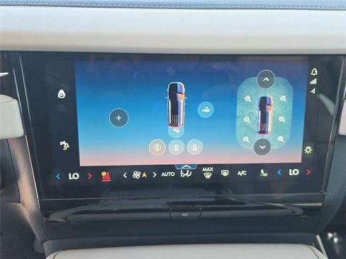 New 2026 Lincoln Navigator L Reserve AWD/4WD image 22