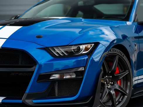 Used 2021 Ford Mustang Shelby GT500 w/ Carbon Fiber Track Pack image 3