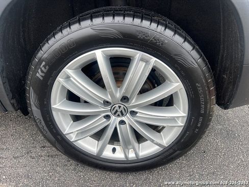 Used 2014 Volkswagen Tiguan SE image 11