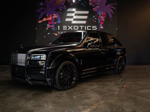 Used 2022 Rolls-Royce Cullinan Black Badge AWD/4WD image 4