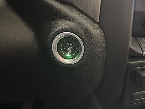 Used 2022 GMC Sierra 3500 Denali image 13