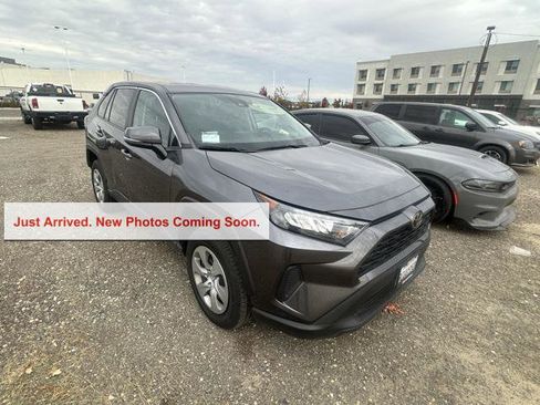 Certified 2022 Toyota RAV4 LE image 1