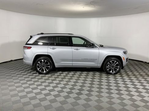 Used 2024 Jeep Grand Cherokee Overland w/ Luxury Tech Group IV image 6