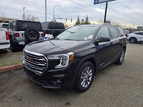 Used 2024 GMC Terrain SLT image 1