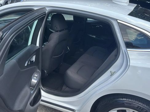 Used 2018 Chevrolet Malibu LT FWD image 16