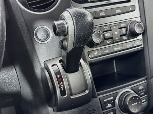 Used 2015 Honda Pilot Touring image 17