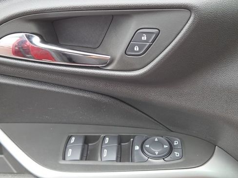 Used 2024 Chevrolet Trax RS w/ Driver Confidence Package FWD image 23